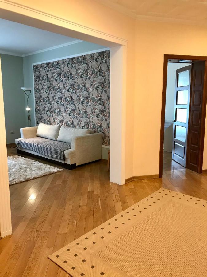 Family Apartment Near The University Czerniowce Zewnętrze zdjęcie