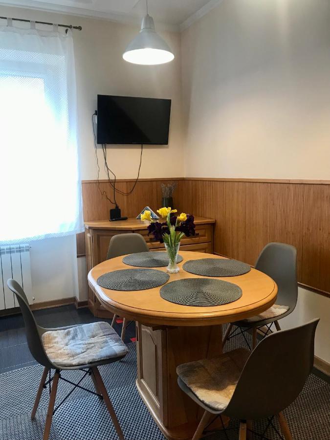 Family Apartment Near The University Czerniowce Zewnętrze zdjęcie